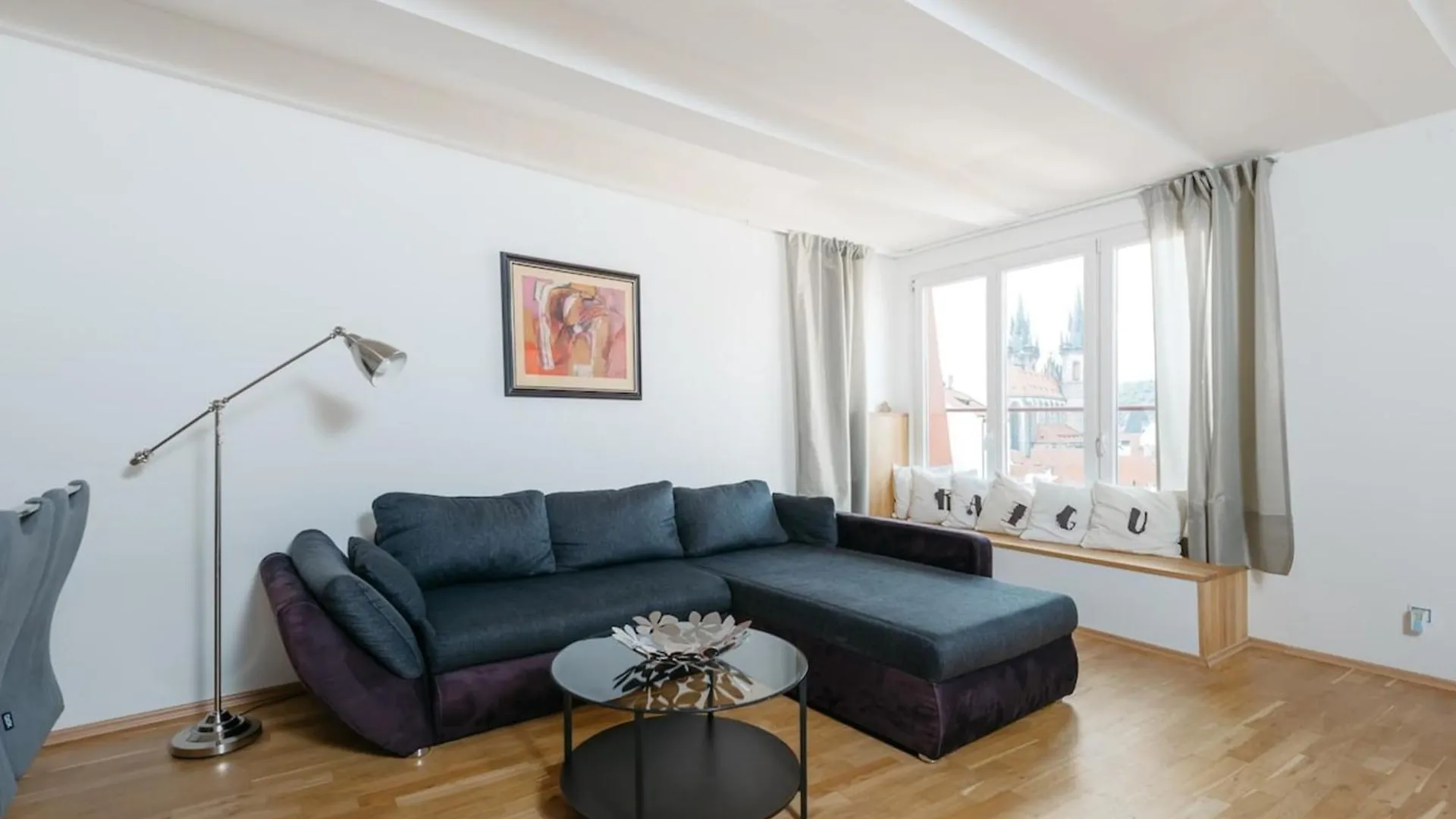 Eli Spacious Apt With Old Town View, Parking & Ac contacts