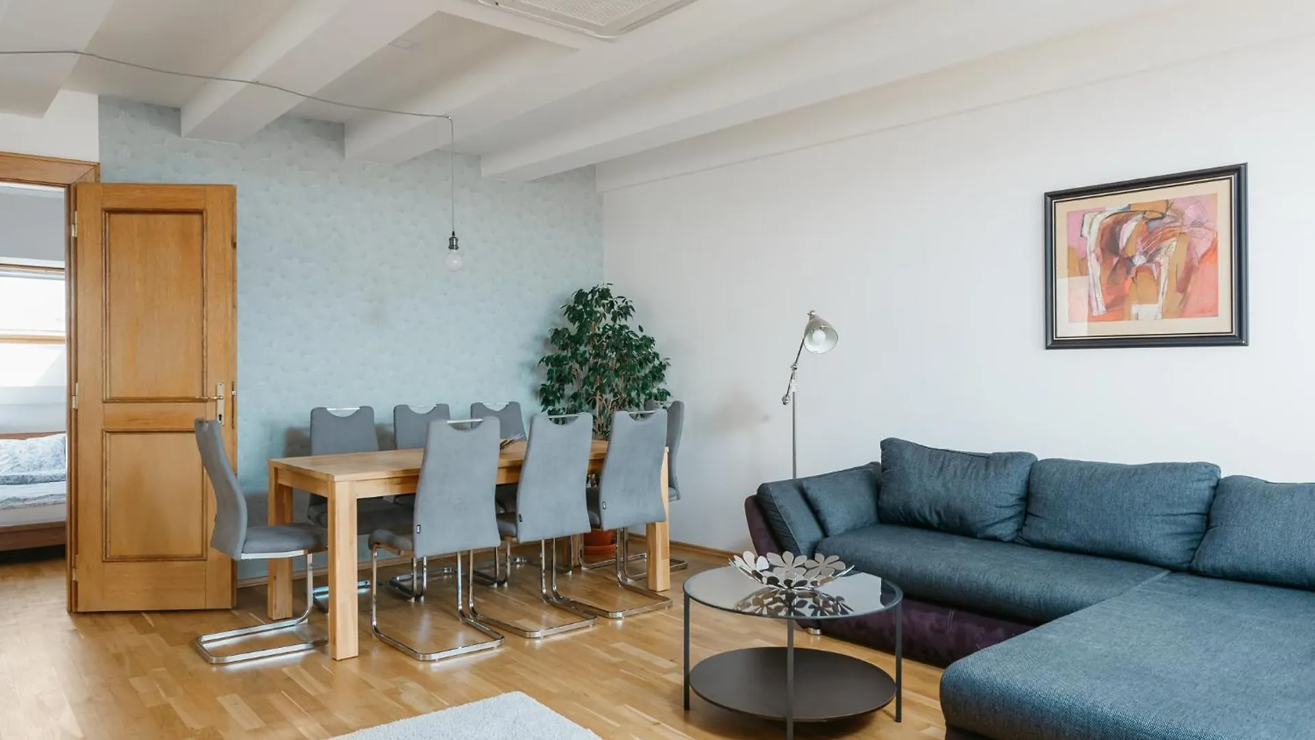 Apartment Eli Spacious Apt With Old Town View, Parking & Ac Prague
