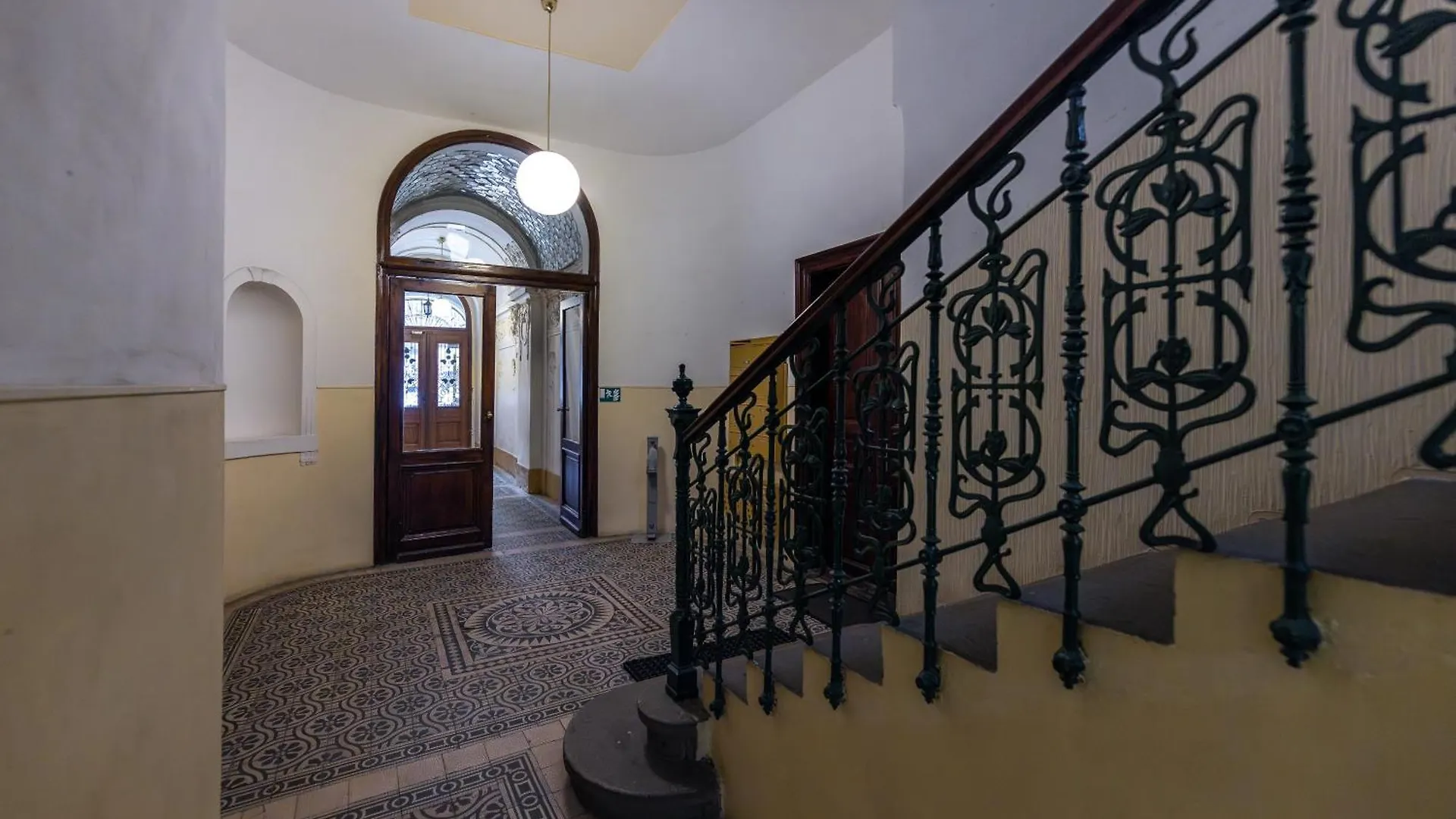 Eli Spacious Apt With Old Town View, Parking & Ac Prague